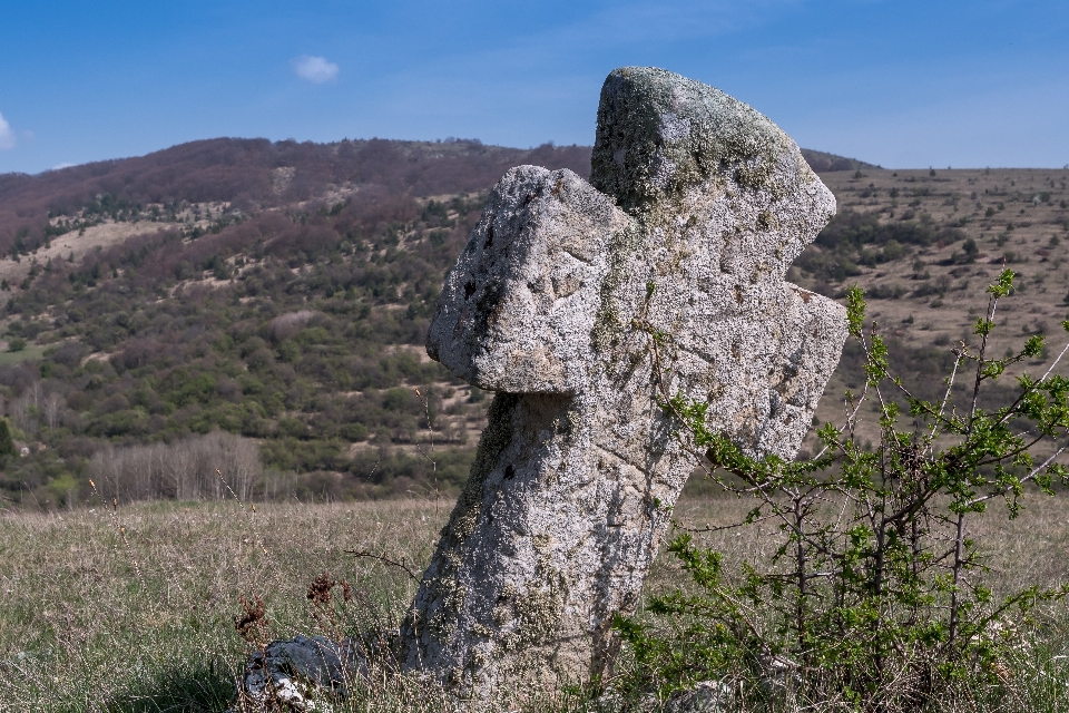 крест древний реликвия rock