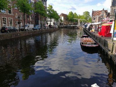 Foto Ciudad canal de agua
 canal
 camino acuático
