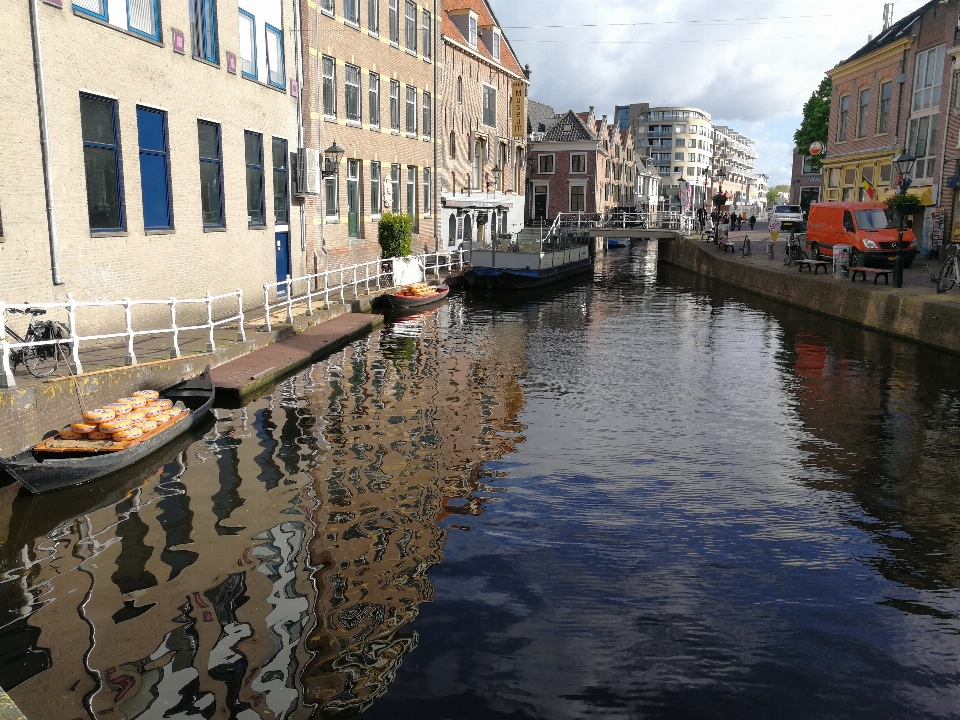 Stadt kanal
 wasserweg
 gewässer
