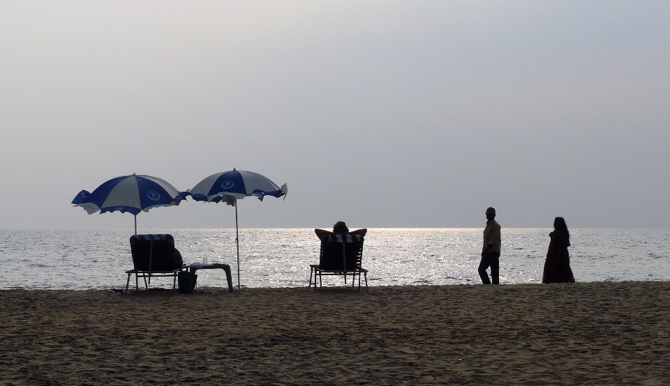 Strand indien regenschirm meer