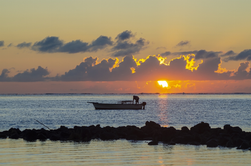 Nascer do sol barco jetty ilha