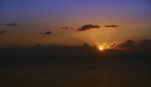 Foto Céu luz solar horizonte nascer do sol