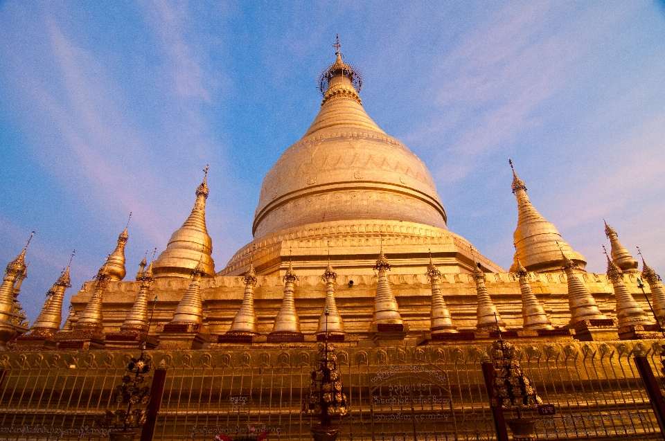 Bagan myanmar ancient city sunrise