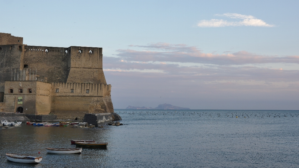 Castillo nápoles
 mar fortificación
