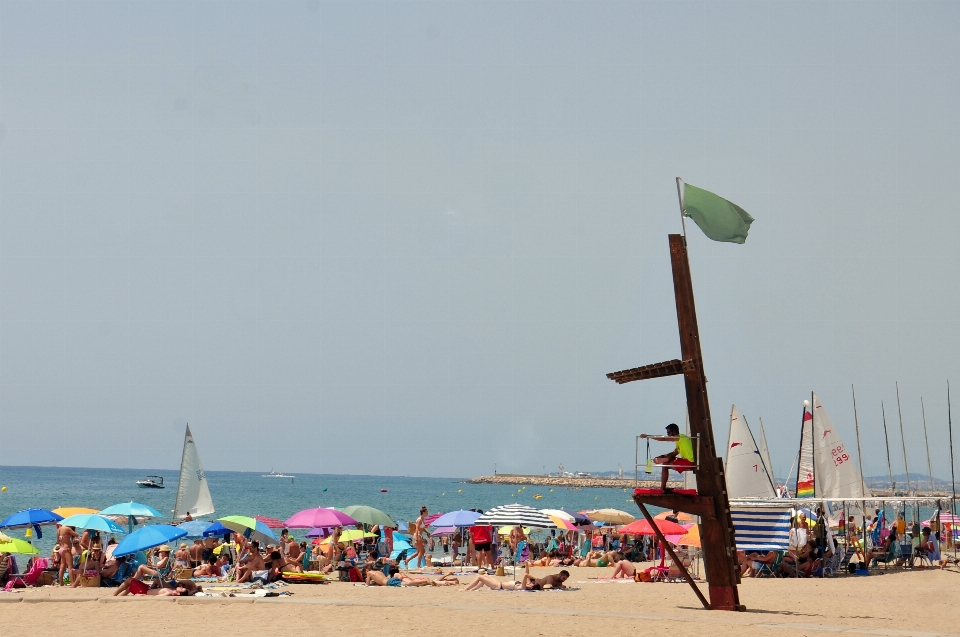 Plage les gens sur la plage
 sable ciel