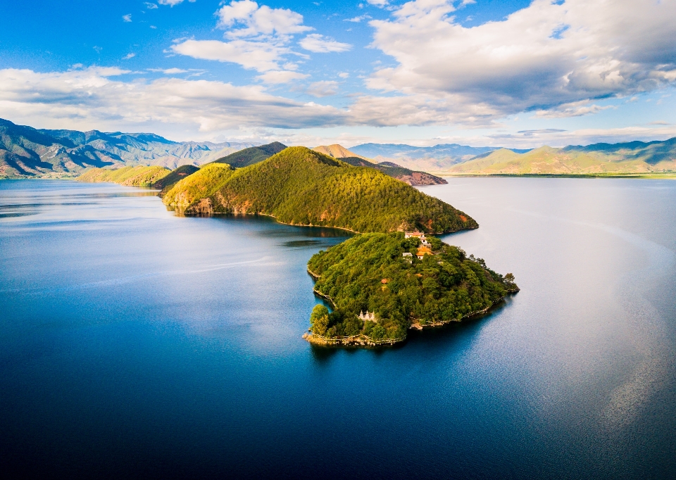 Lago paisaje natural
 naturaleza recursos hídricos
