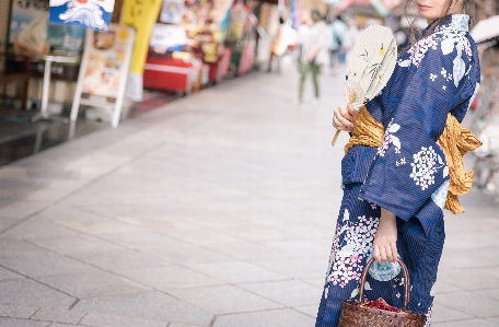 女の子 写真 人々 ストリートファッション
 写真