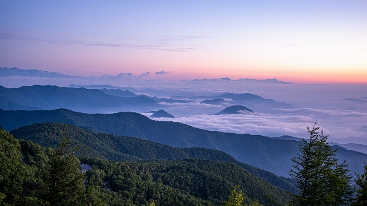 Foto Nuvem relevo montanhoso
 montanha céu