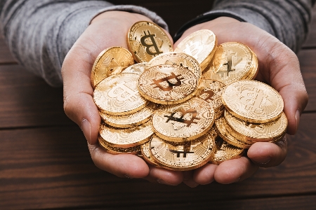 Foto Bitcoin koin penghematan harta karun