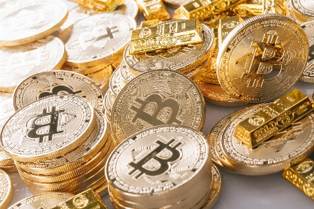 Bitcoin metal money gold Photo