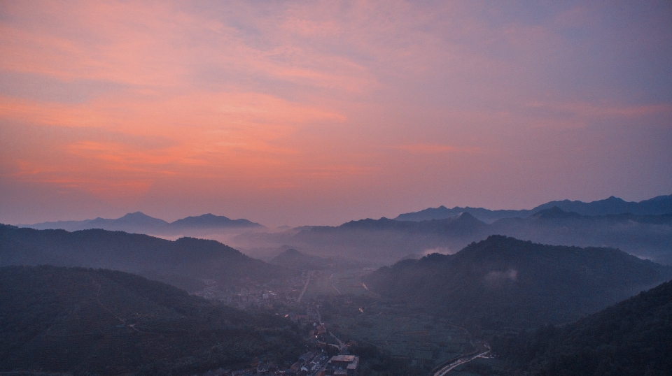 杭州
 天空 山地地貌 云