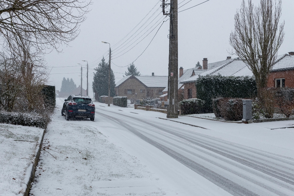 Nevicare leggero campagna nube