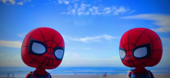 スパイダーマン
 赤 スーパーヒーロー
 空 写真