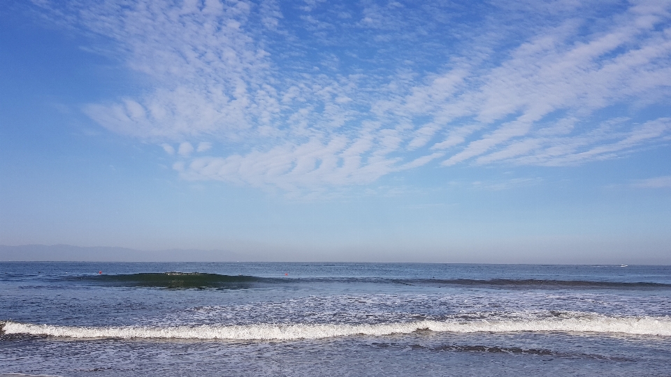 Océano playa azul cielo