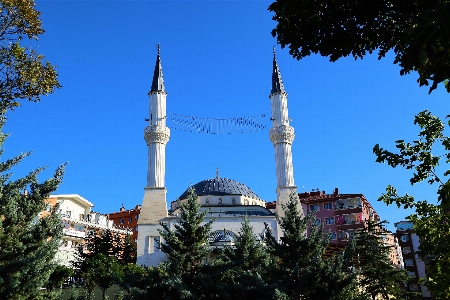 Foto Masjid menara agama islam