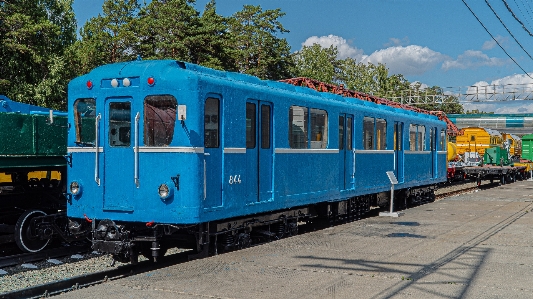 Foto Barca treno veicolo terrestre
 trasporto