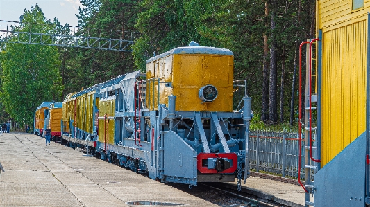 Foto Barca treno veicolo terrestre
