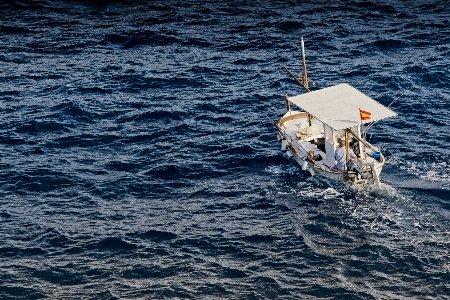 Ship sea man boat Photo