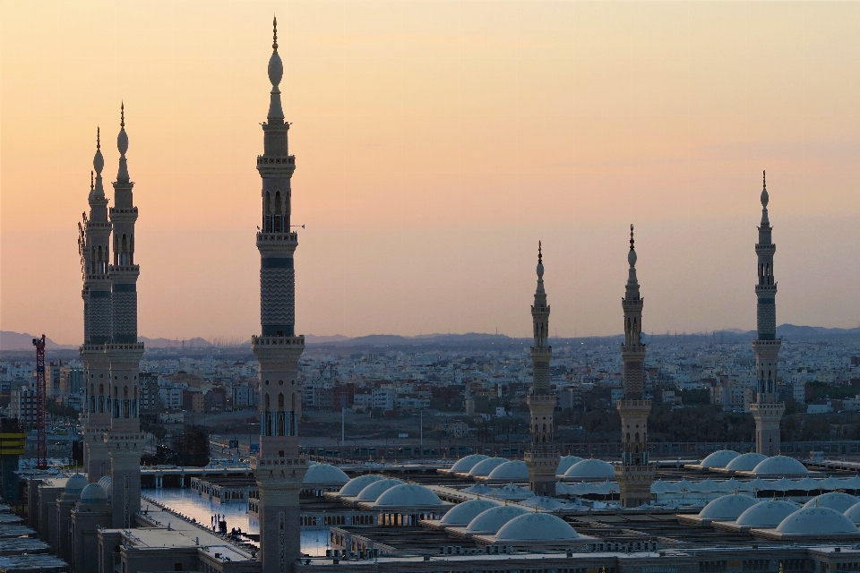 Moschee des propheten
 medina
 minarette
