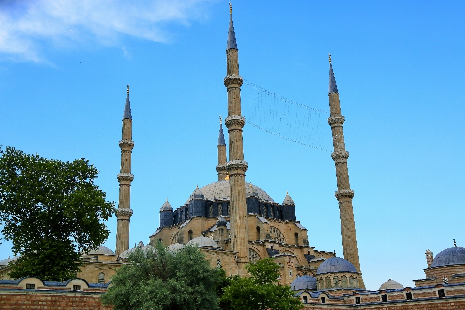 Mosquée minaret dôme architecture