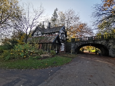 Tudor house bridge property Photo