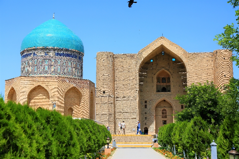 Meczet minaret kopuła religia