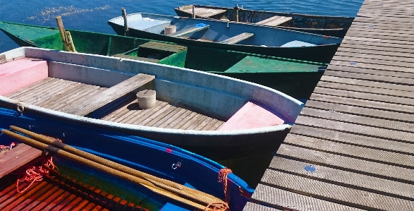 Foto Barco barcos a remo
 cais