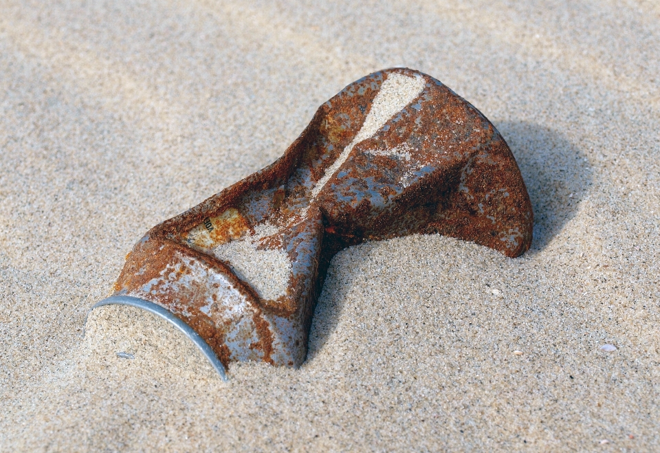 Areia pode ferrugem lata enferrujada
