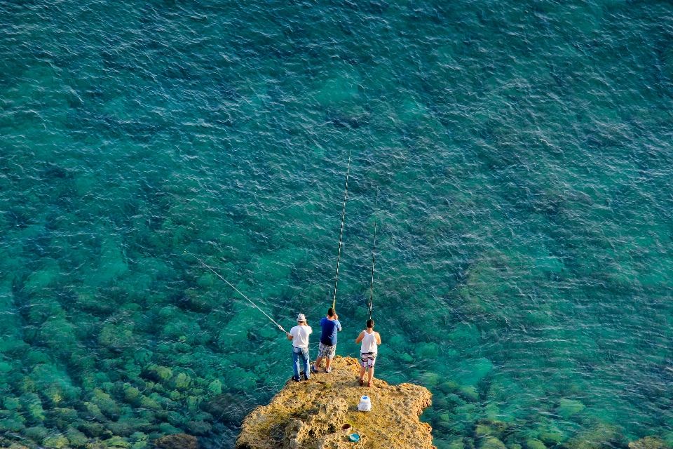 Laut biru pirus air