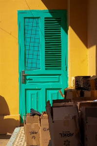 Foto Rumah hijau kuning teal