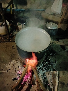 Essen kochgeschirr und backgeschirr
 sieden Foto