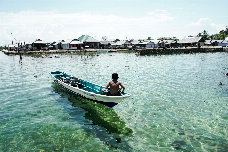 Foto Indonésia transportede água
 água barco