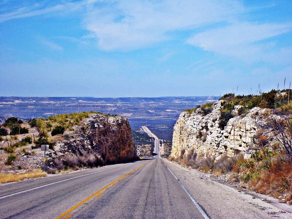 Deserto strada cielo blu