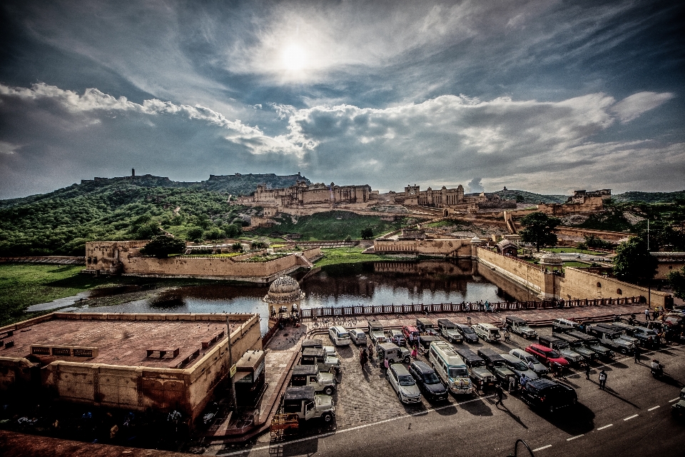 Jaipur
 bursztyn
 fort bursztynowy
 bursztynowy pałac
