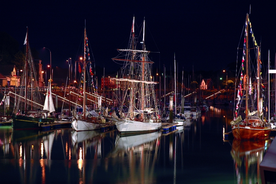 Porto marina
 noite barco