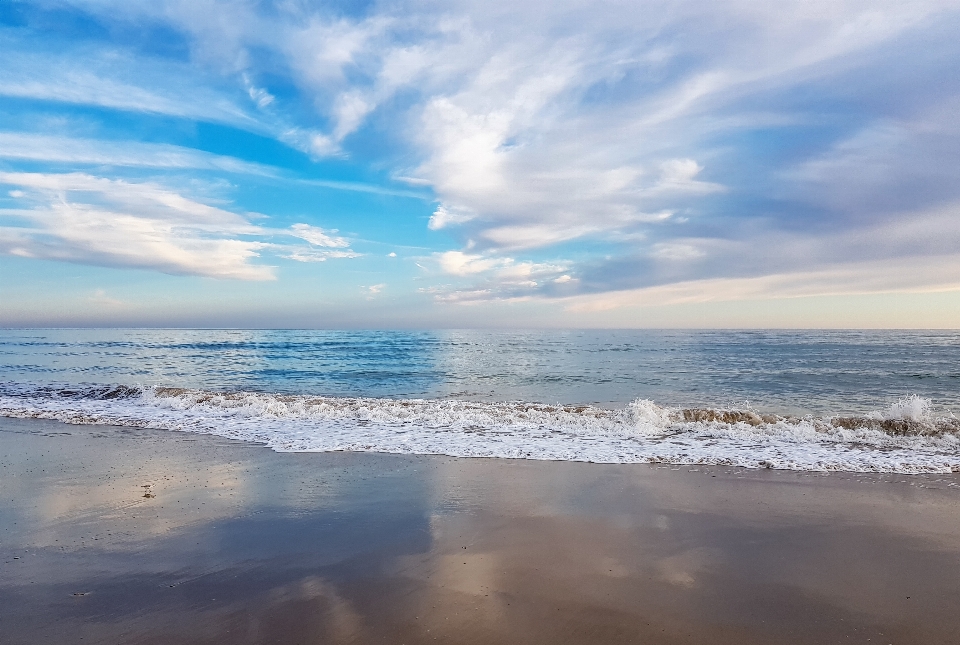 Mer bleu ciel plan d'eau
