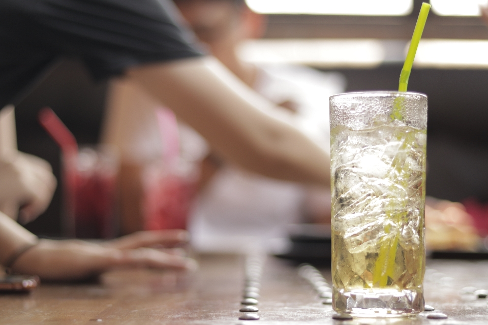 Apple beber mojito gin tonic
