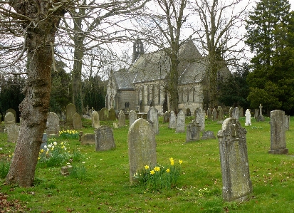 Photo église cimetière pierre tombale grave