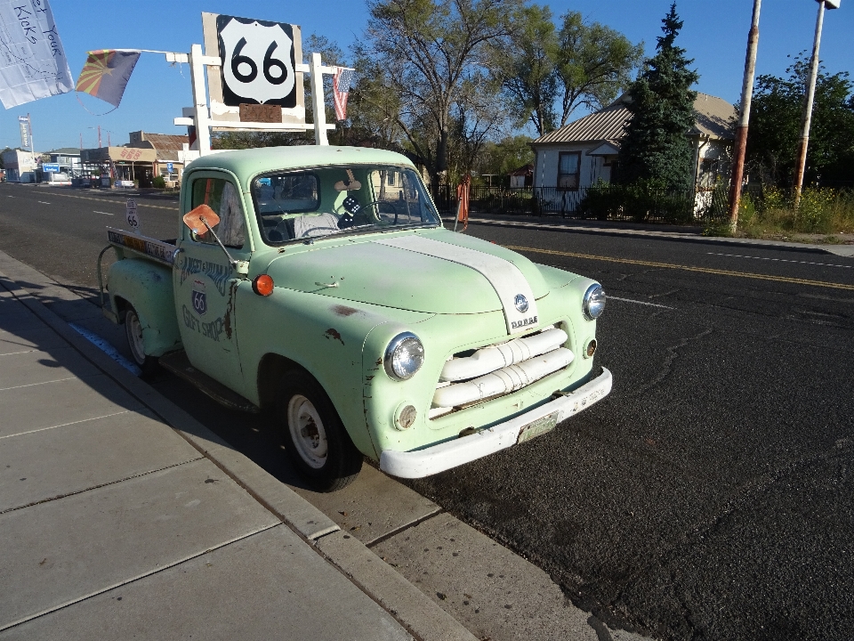 古い車
 国道66号線
 セリグマン
 アリゾナ