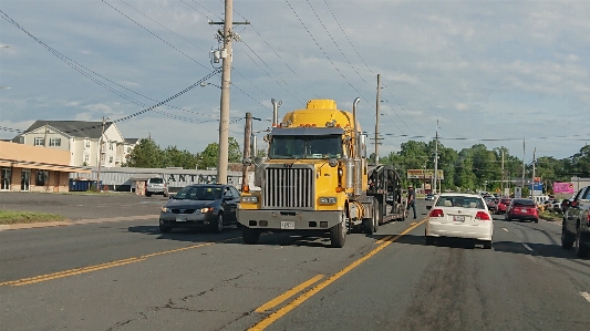 Traffic us usa truck Photo