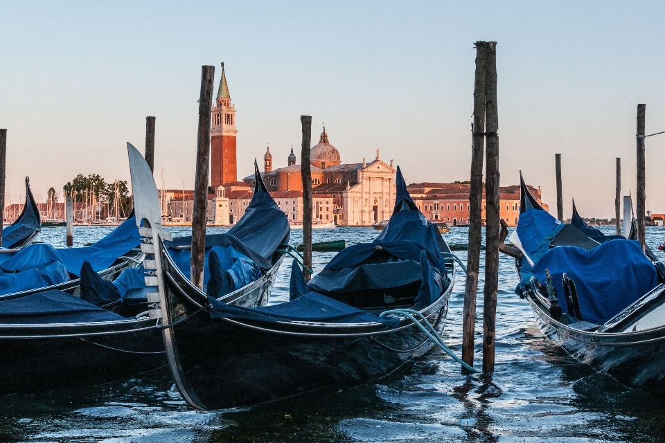 Gondola water transportation boat vehicle