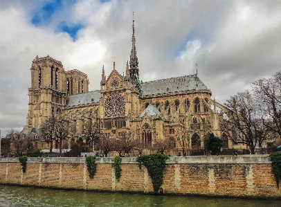 Foto Paris tengara langit arsitektur abad pertengahan
