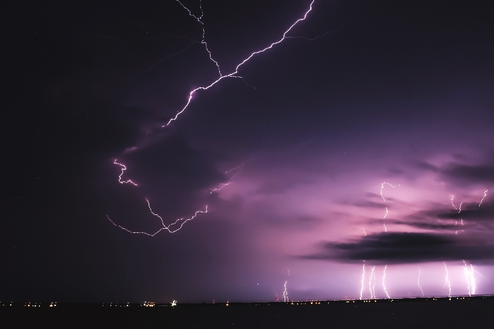 Donner gewitter himmel blitz