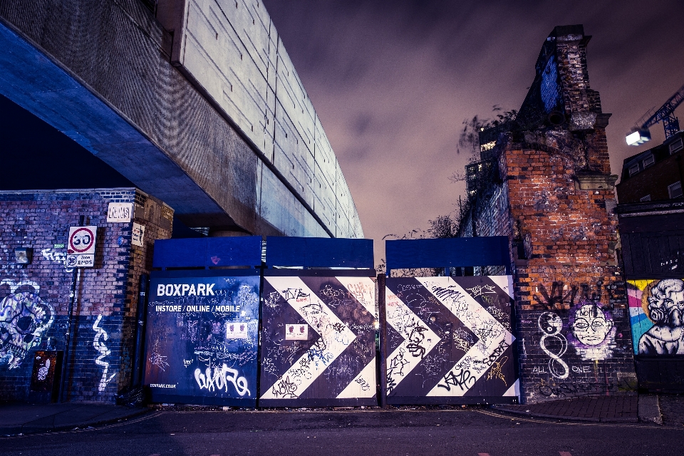 Azul área urbana
 arte de rua céu