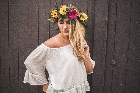 Hair white headpiece shoulder Photo