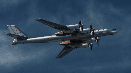 Photo Avion ciel des nuages bombardier