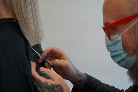 Photo Cheveux tatouages
 masques faciaux
 lunettes