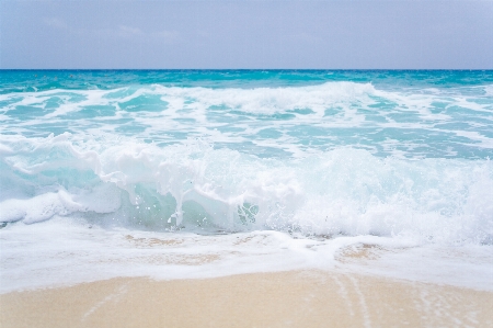 Foto Badan air
 melambai laut pantai