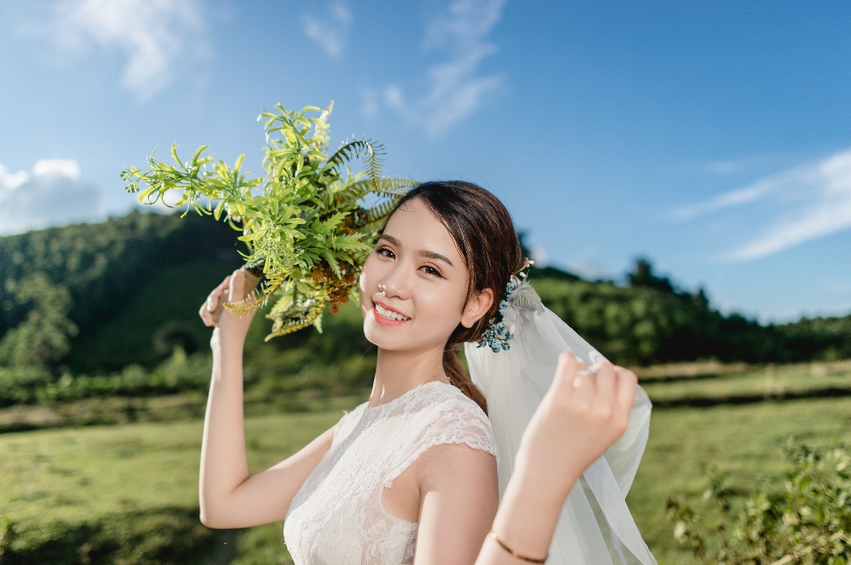 Nessun matrimonio
 foto del vestito da sposa
 persone in natura
