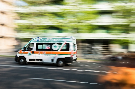 Foto Torino
 ambulanza panoramica
 italia